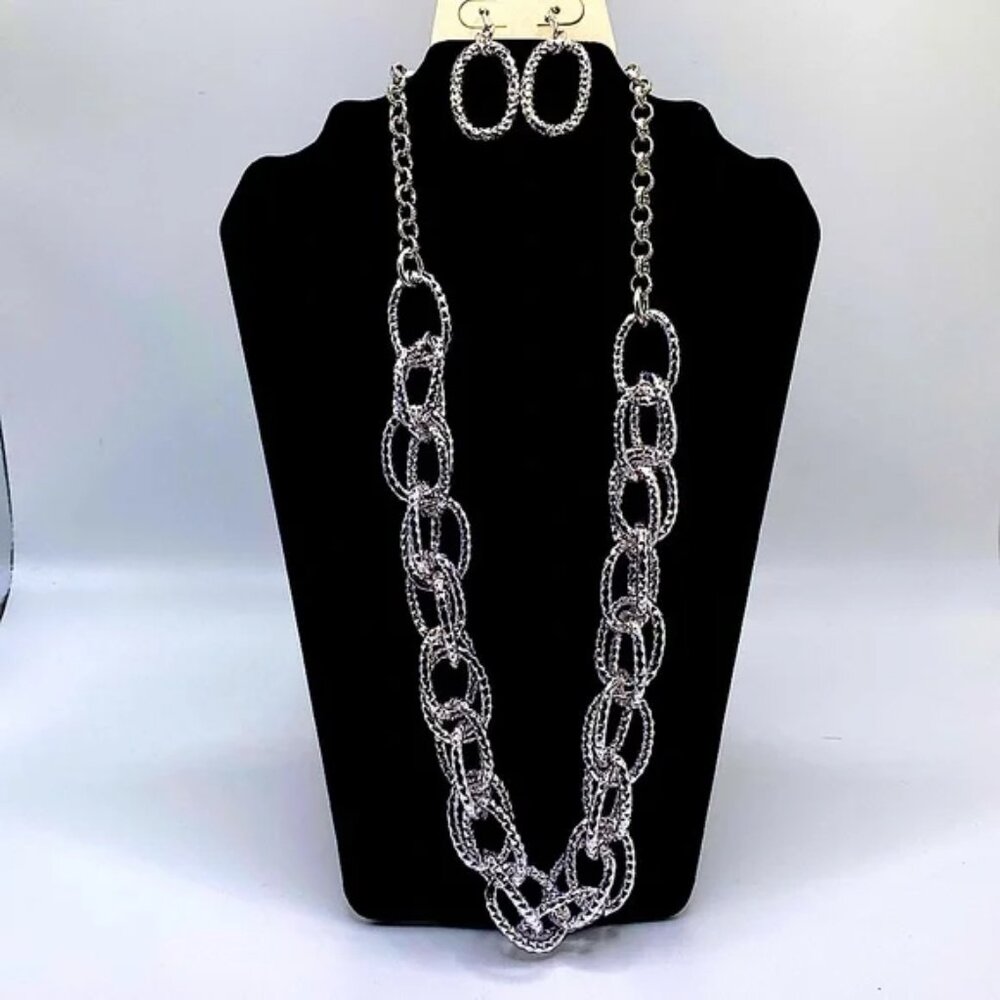 HOPE COLLECTION SILVER NECKLACE & EARRING SET CLASP CLOSURE ROUND SILVER LINKS